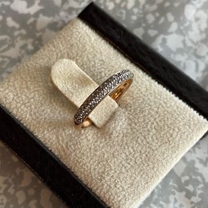 14kt yellow gold diamond band